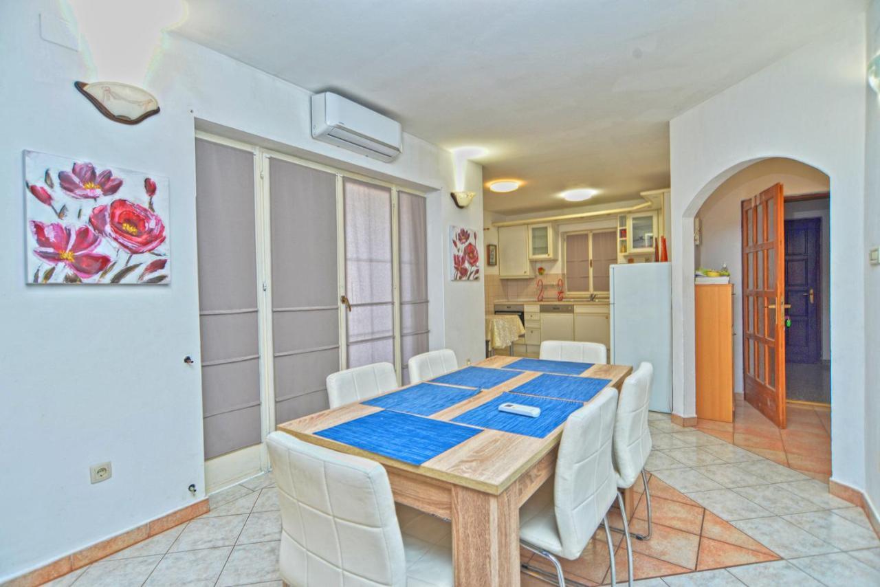 House Natasa 2133 *